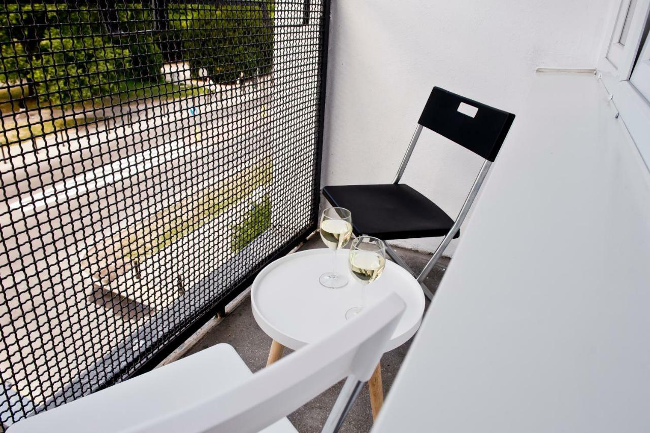 Apartament Powisle With Balcony Warsaw Exterior photo